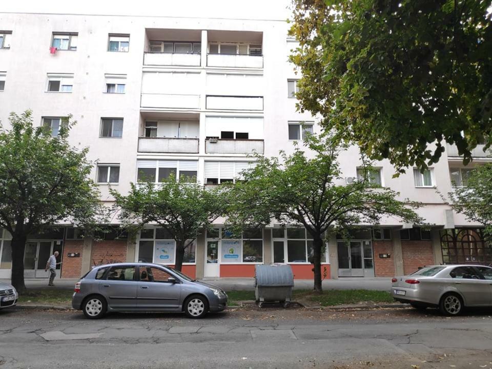 Koelcsey Apartman Apartment Szekszard Exterior photo